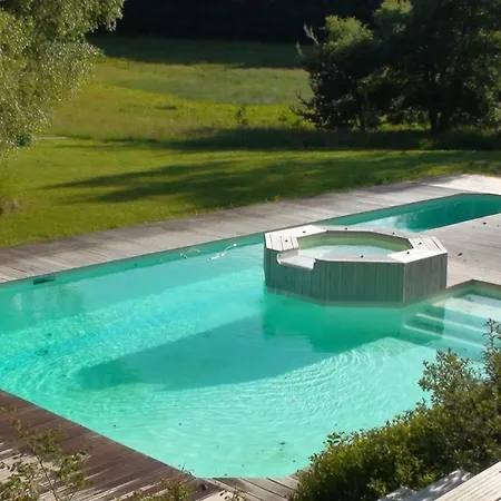 Spacieuse Avec Piscine A Villa