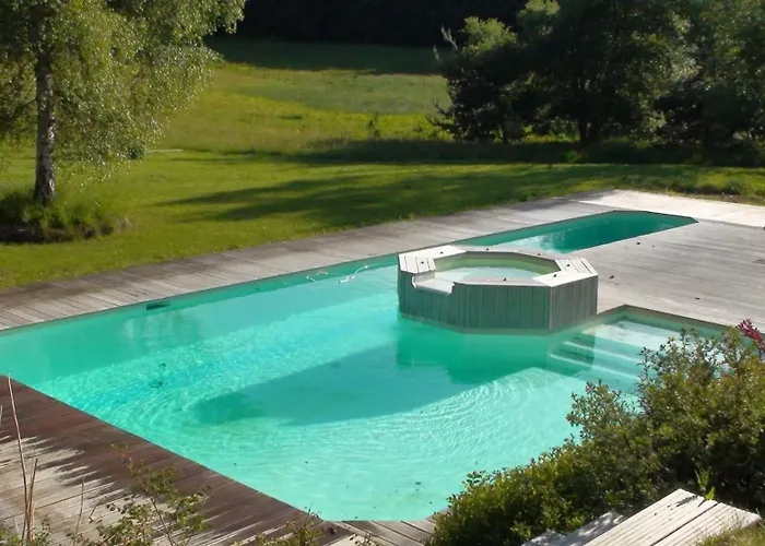 Spacieuse Avec Piscine A Villa