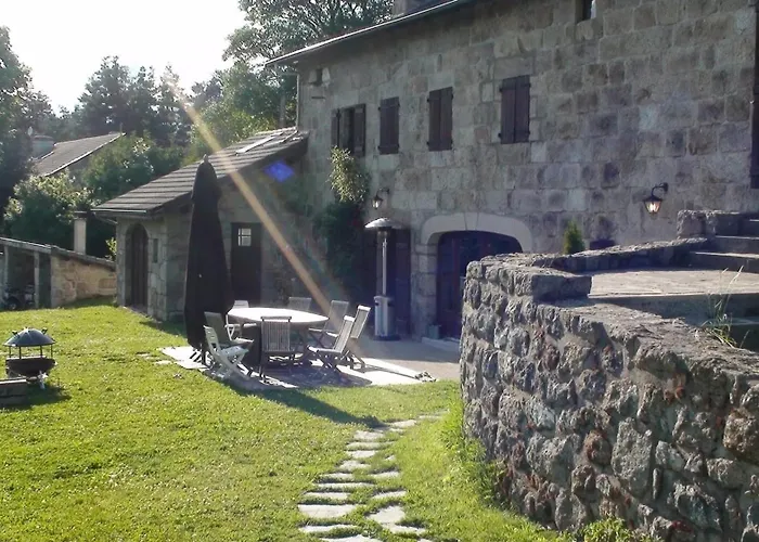 Villa Spacieuse Avec Piscine A *