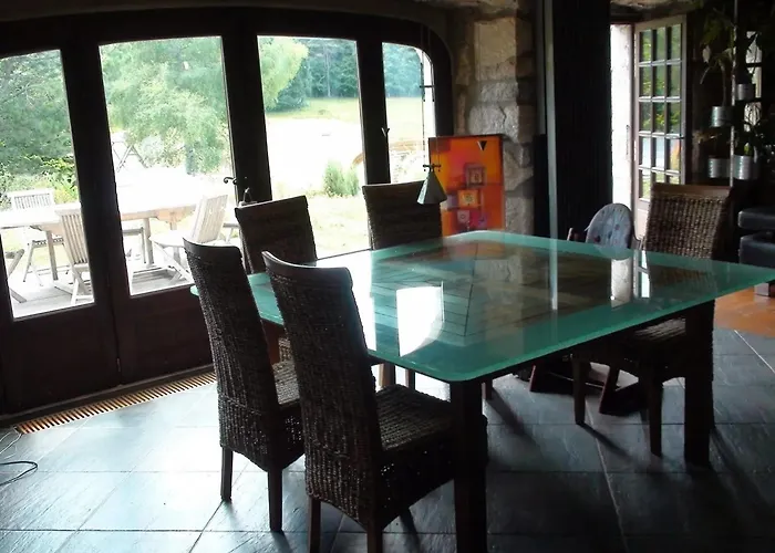 Spacieuse Avec Piscine A Villa Le Chambon-sur-Lignon